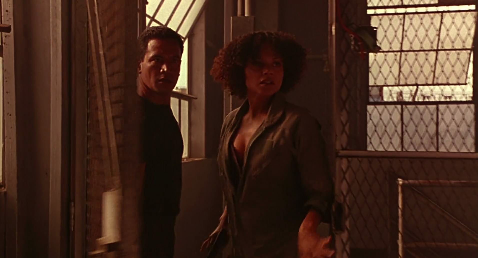 Barb Wire (1996) HD screenshot 8660