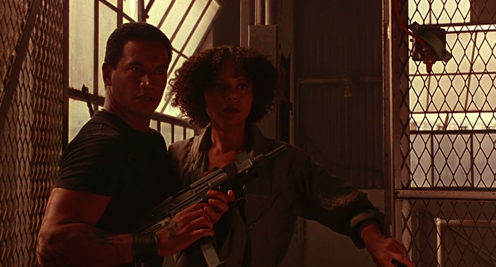 Barb Wire (1996) screencap 8664