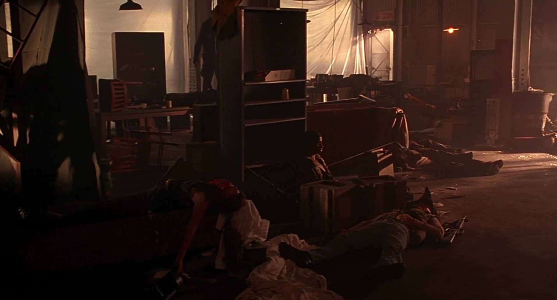 Barb Wire (1996) screencap 8673