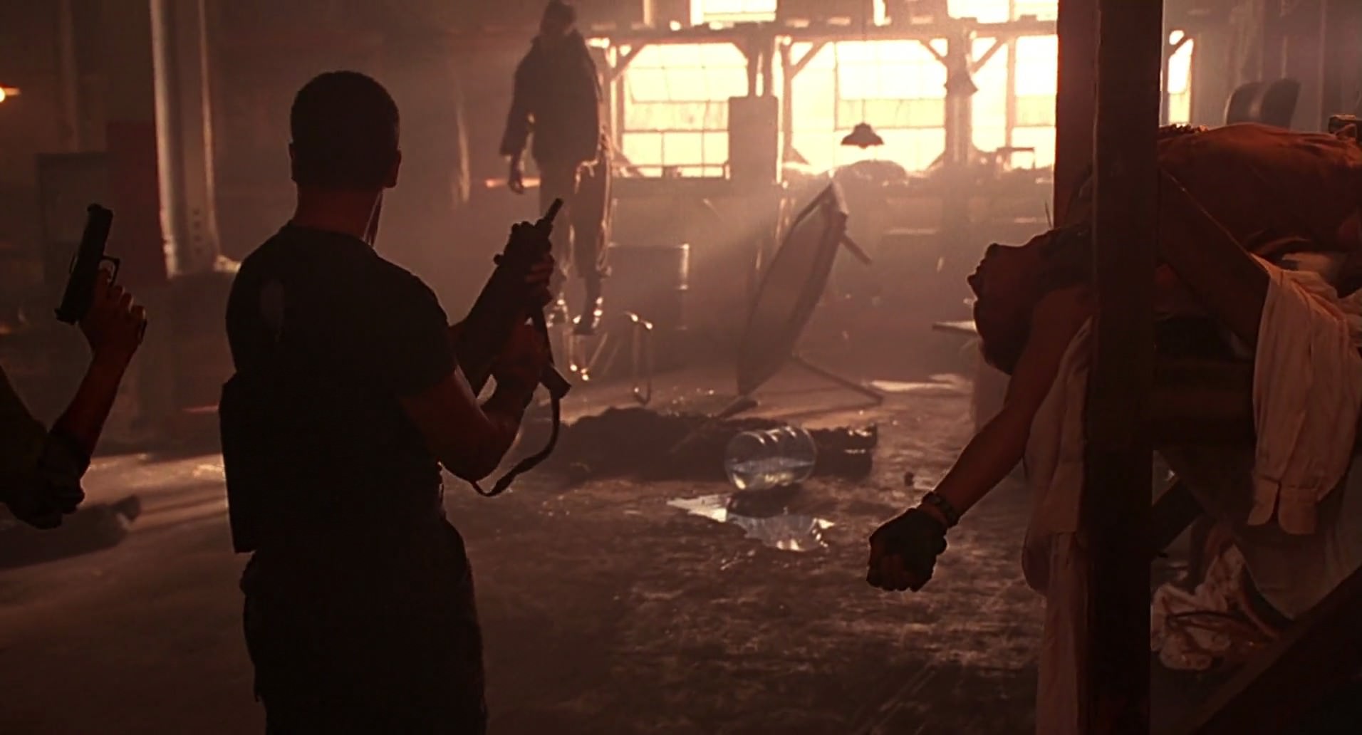 Barb Wire (1996) screencap 8685