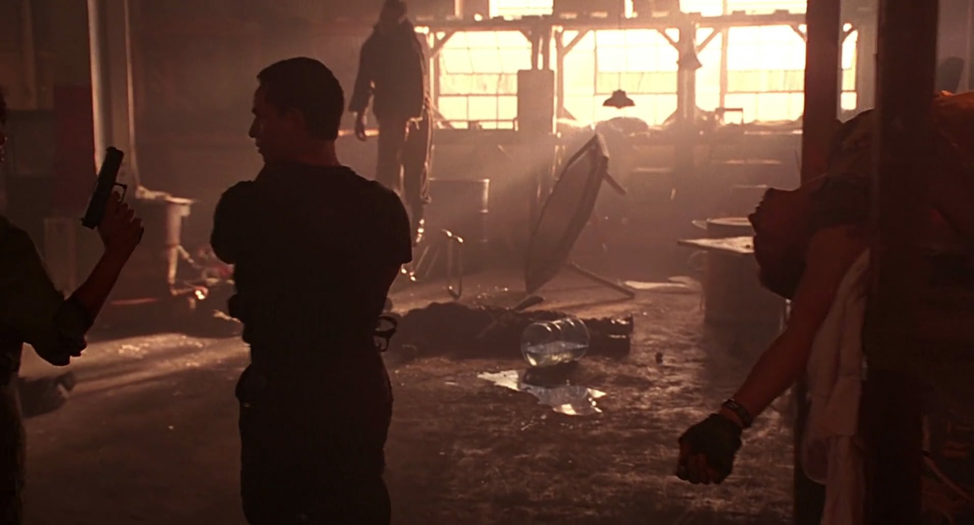 Barb Wire (1996) HD screenshot 8687