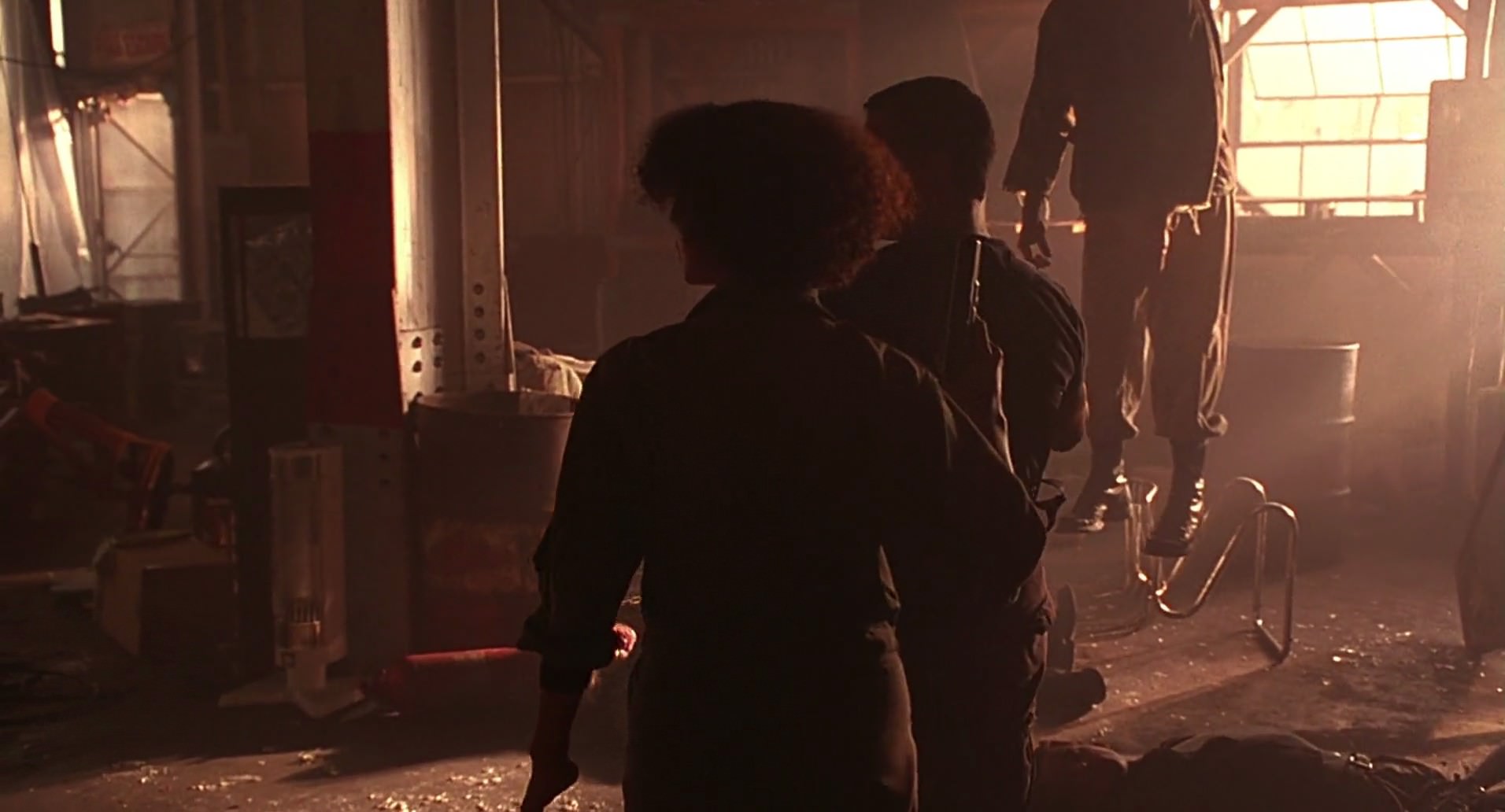 Barb Wire (1996) screencap 8703