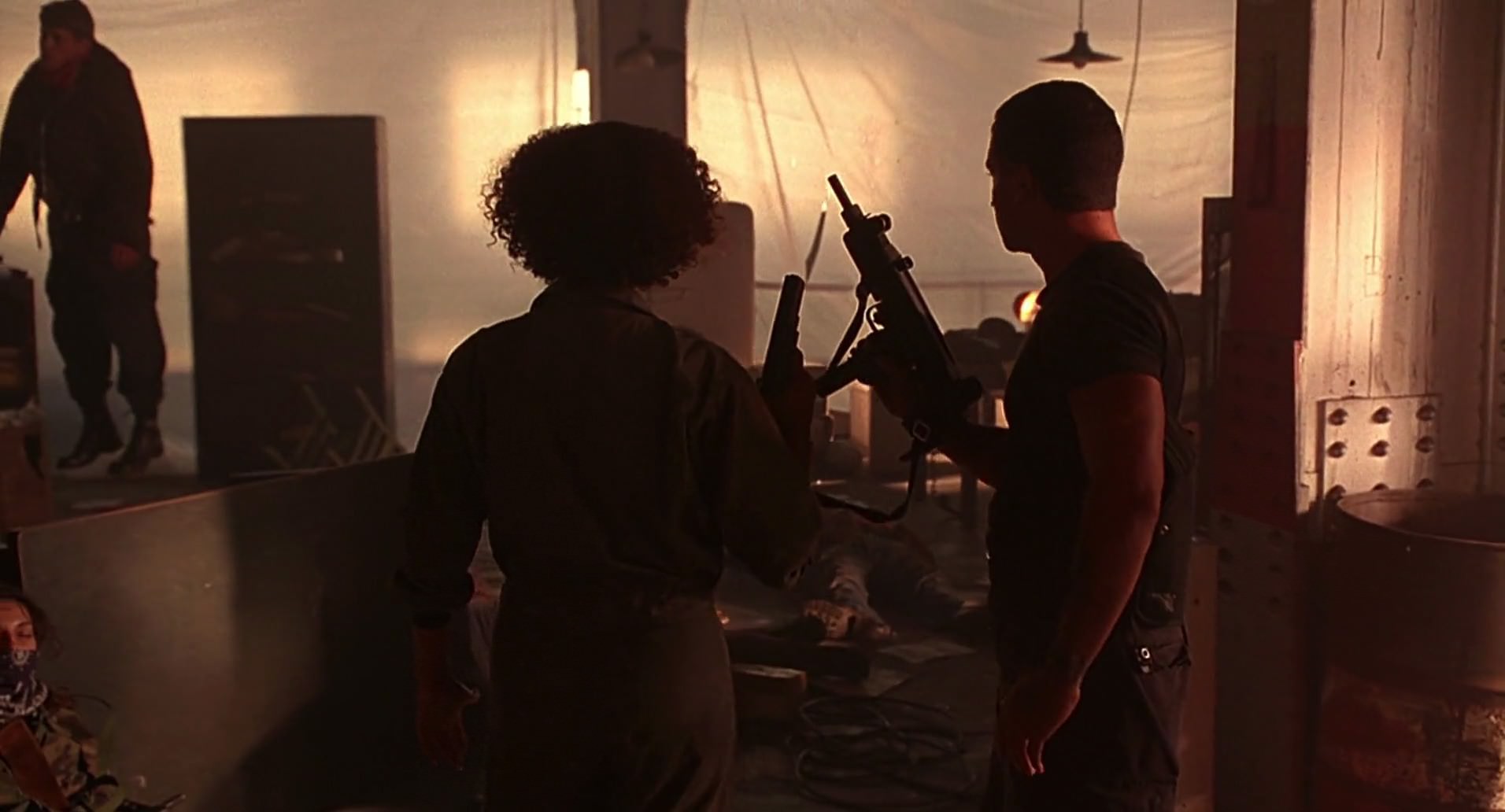 Barb Wire (1996) HD screenshot 8717