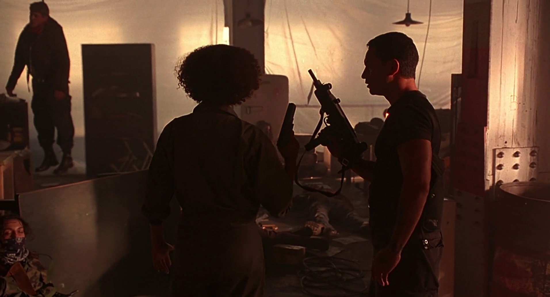 Barb Wire (1996) screencap 8718