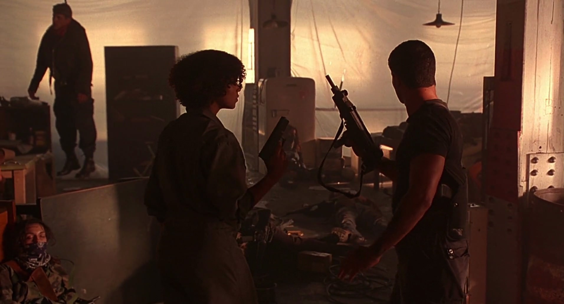 Barb Wire (1996) screencap 8721