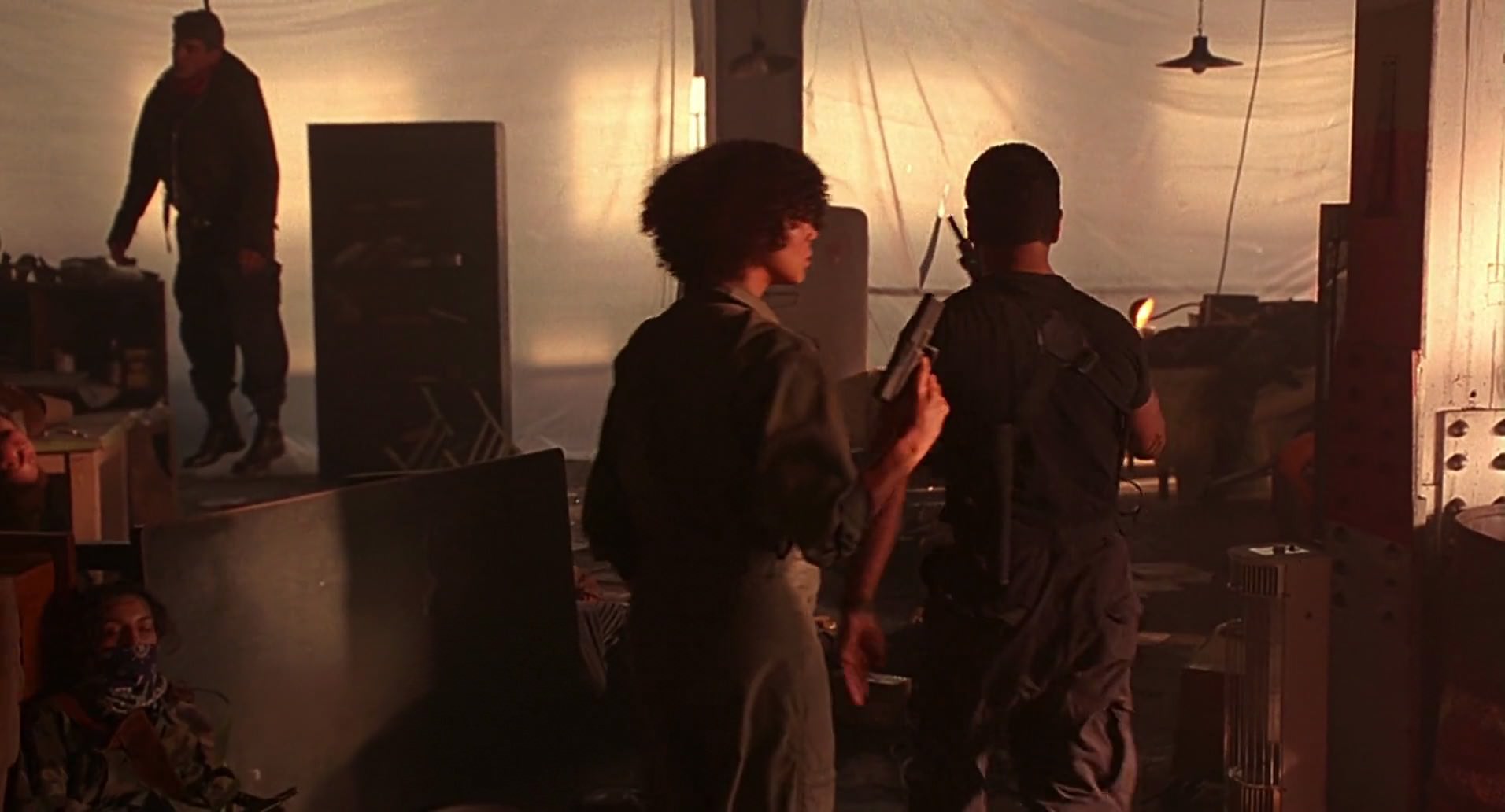 Barb Wire (1996) HD screenshot 8723