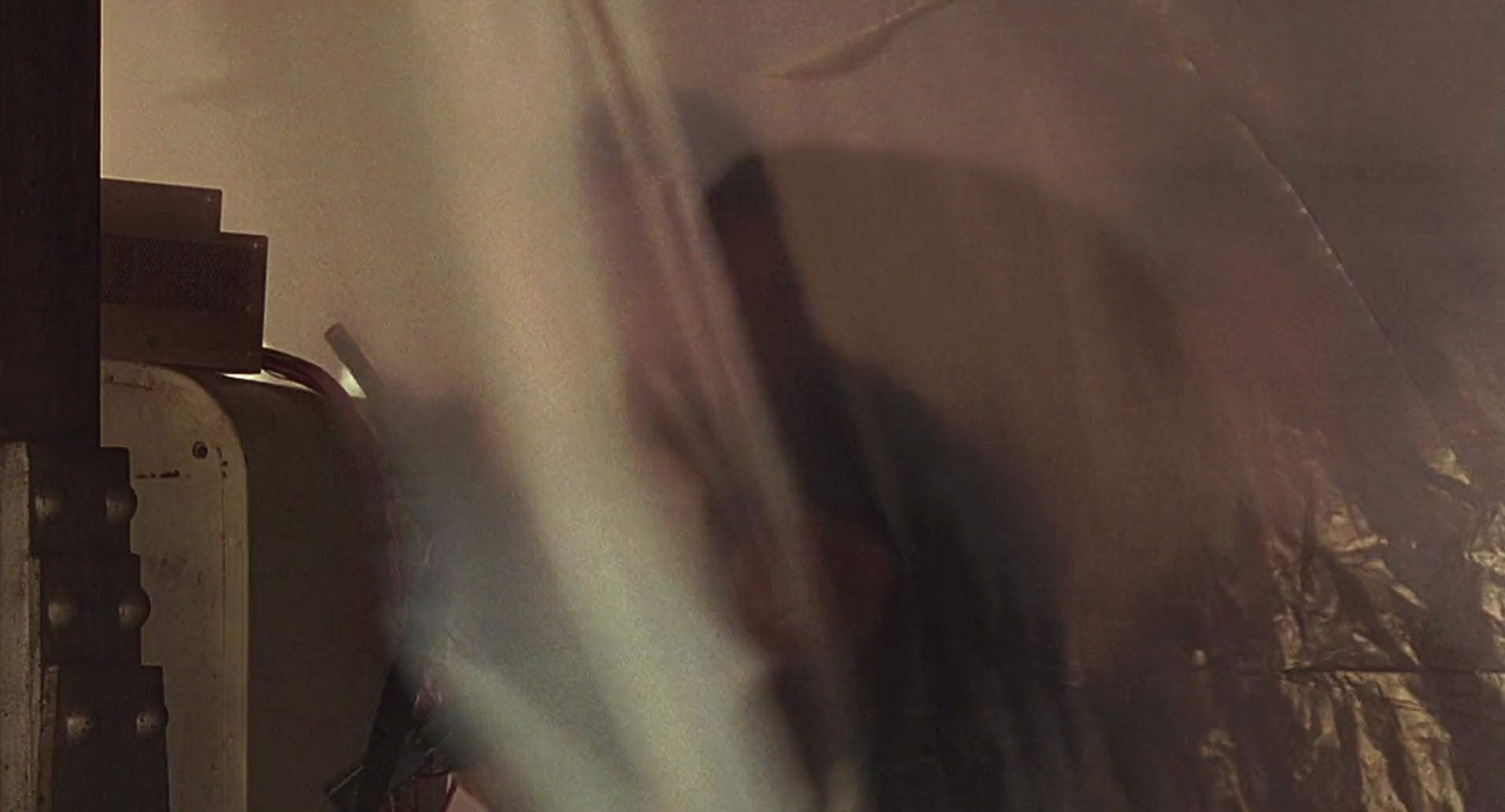 Barb Wire (1996) screencap 8727