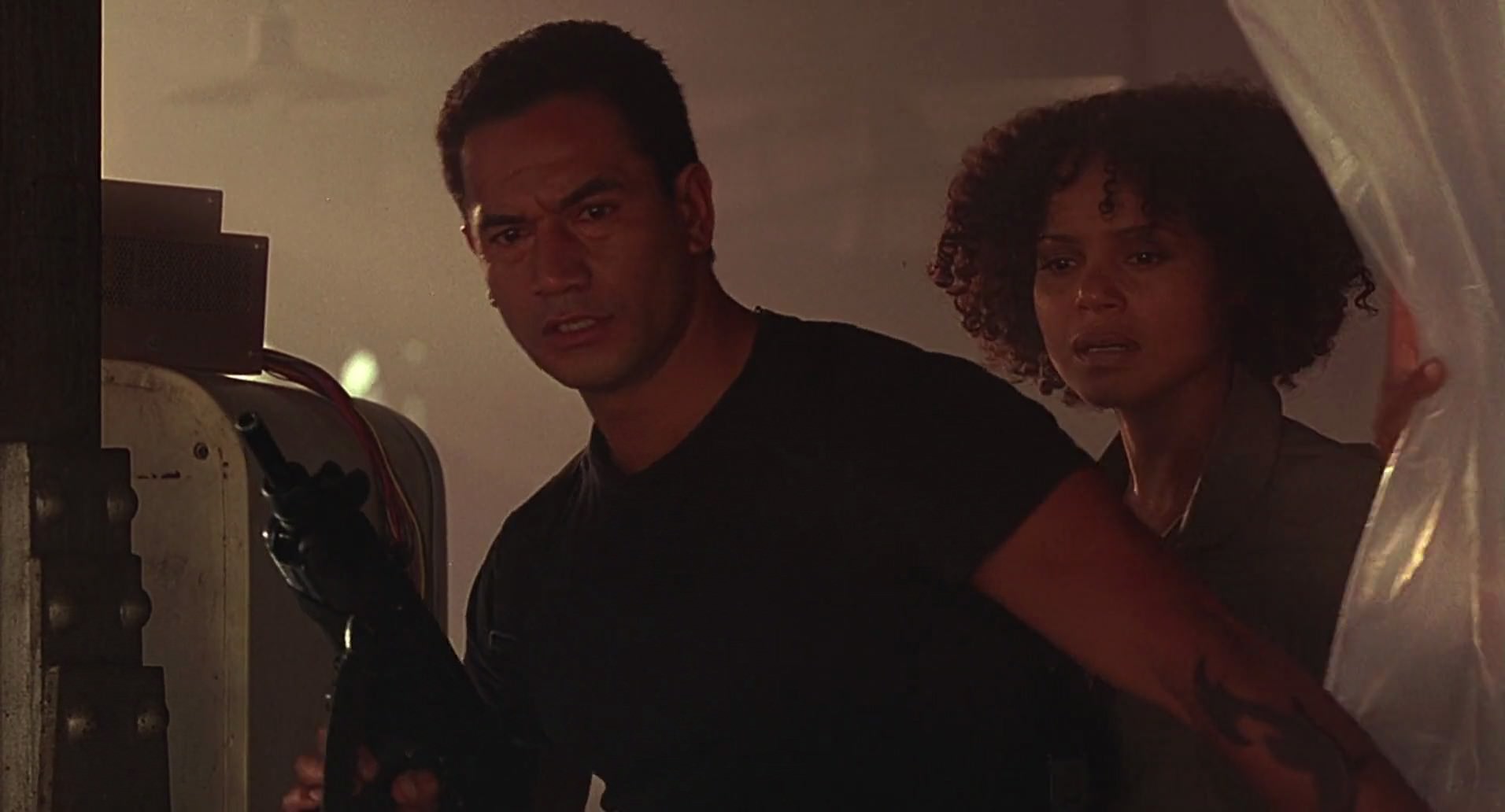 Barb Wire (1996) HD screenshot 8729