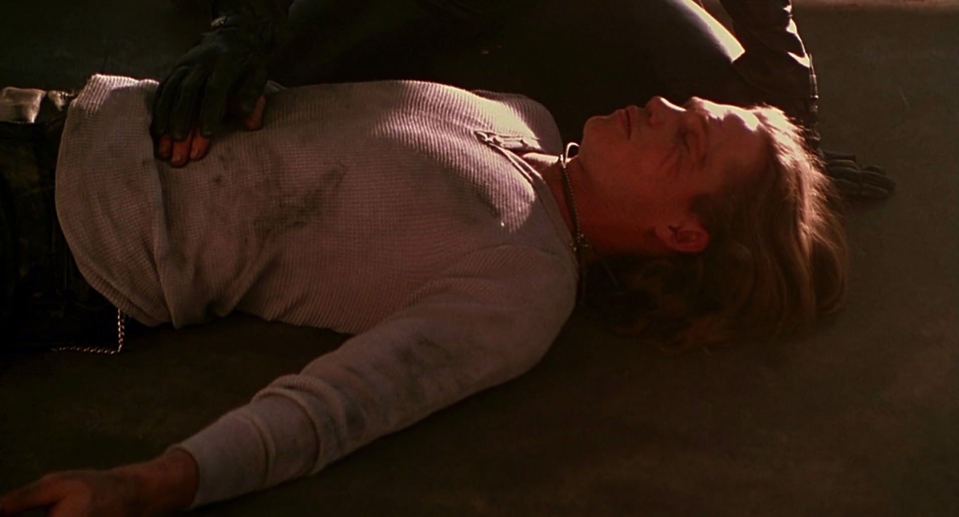 Barb Wire (1996) screencap 8730