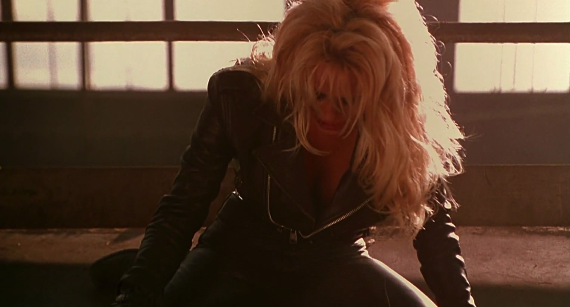 Barb Wire (1996) screencap 8736
