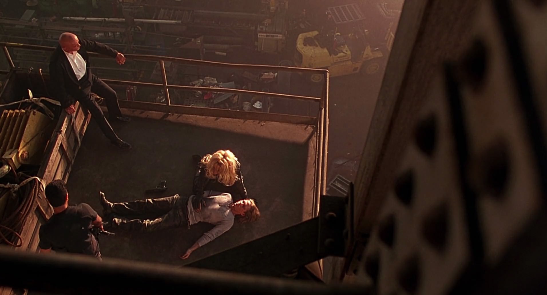 Barb Wire (1996) HD screenshot 8762