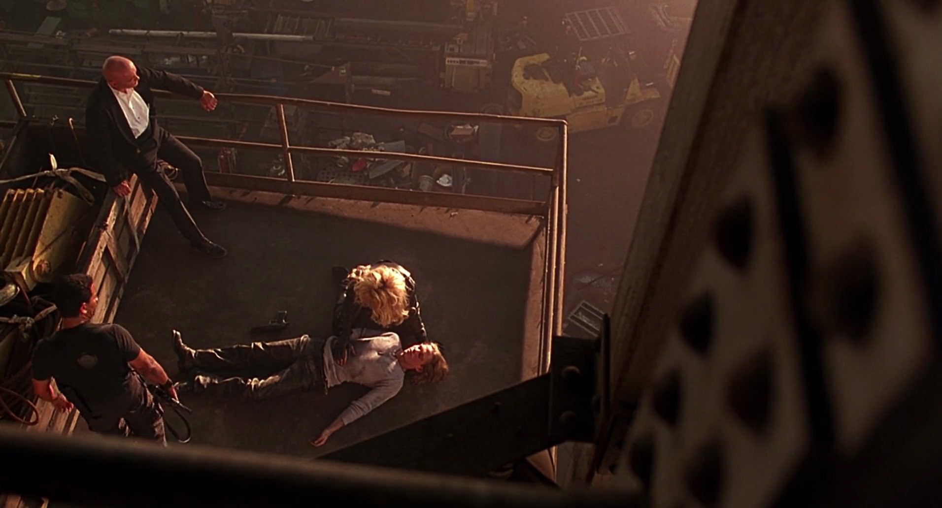 Barb Wire (1996) screencap 8763