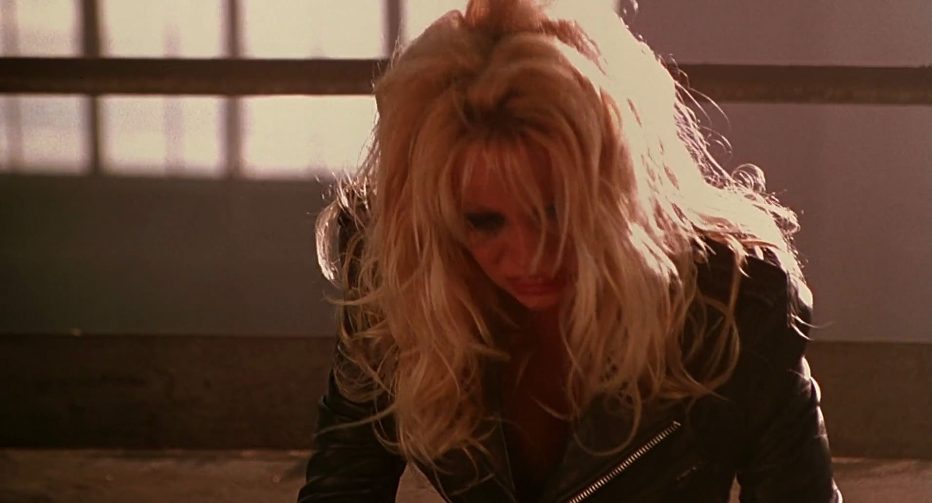 Barb Wire (1996) screencap 8772