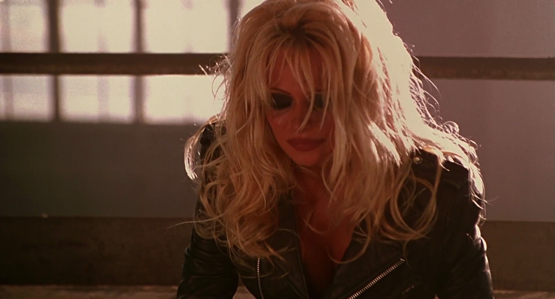 Barb Wire (1996) HD screenshot 8774