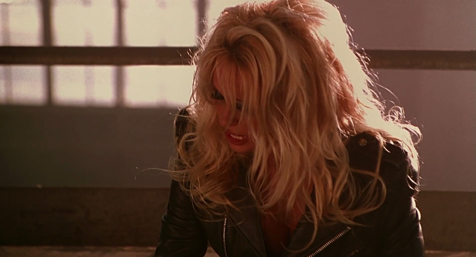 Barb Wire (1996) screencap 8775