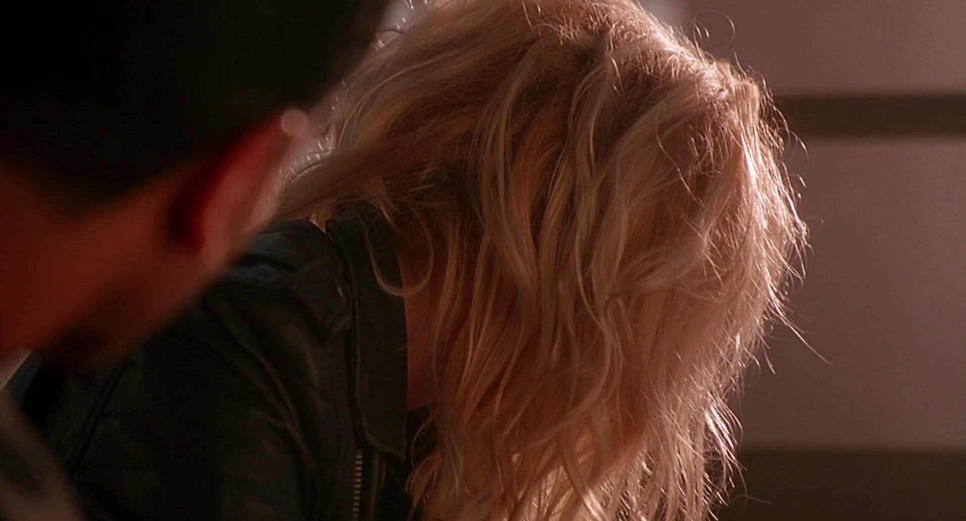 Barb Wire (1996) screencap 8781