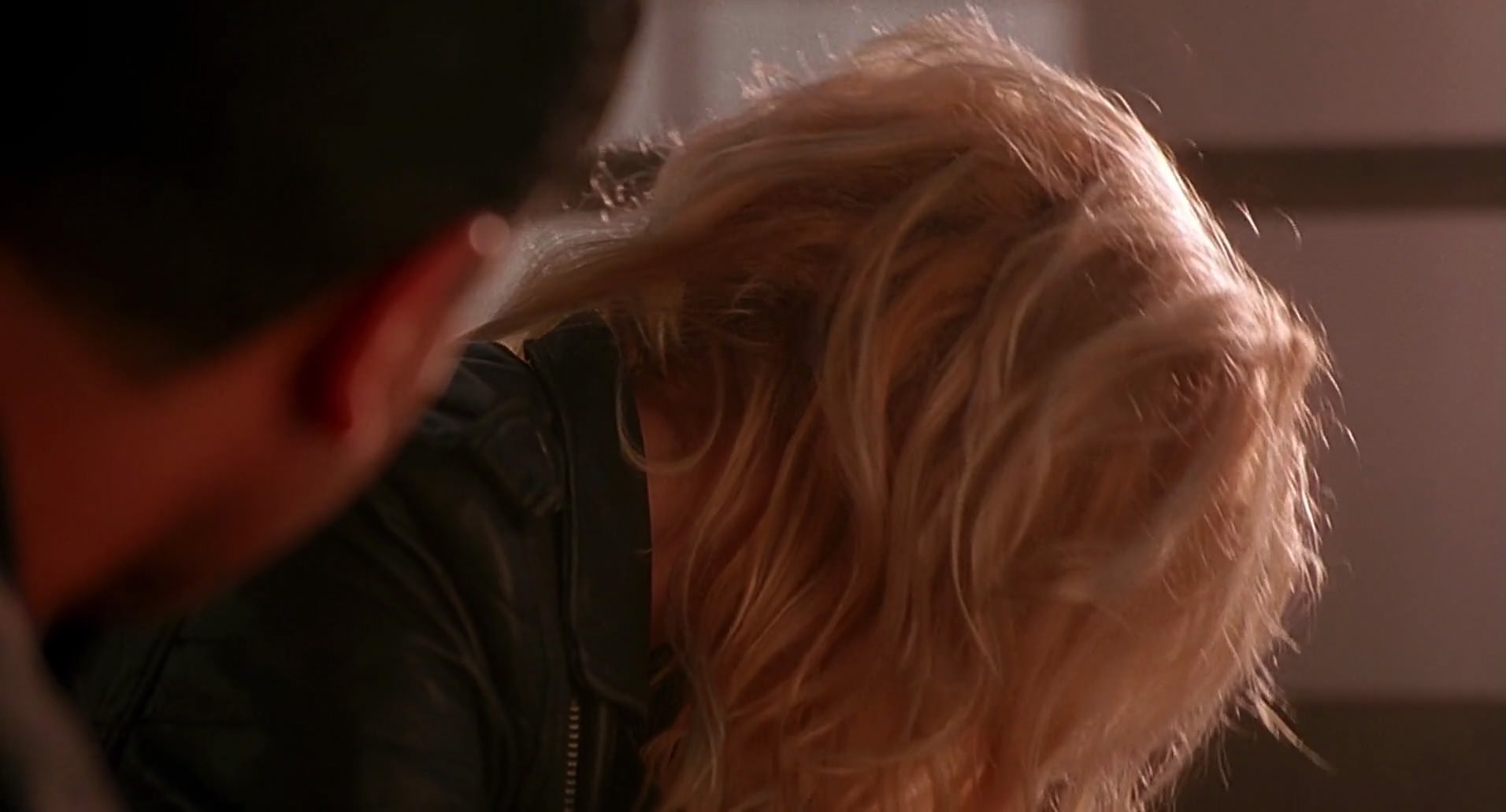 Barb Wire (1996) HD screenshot 8783