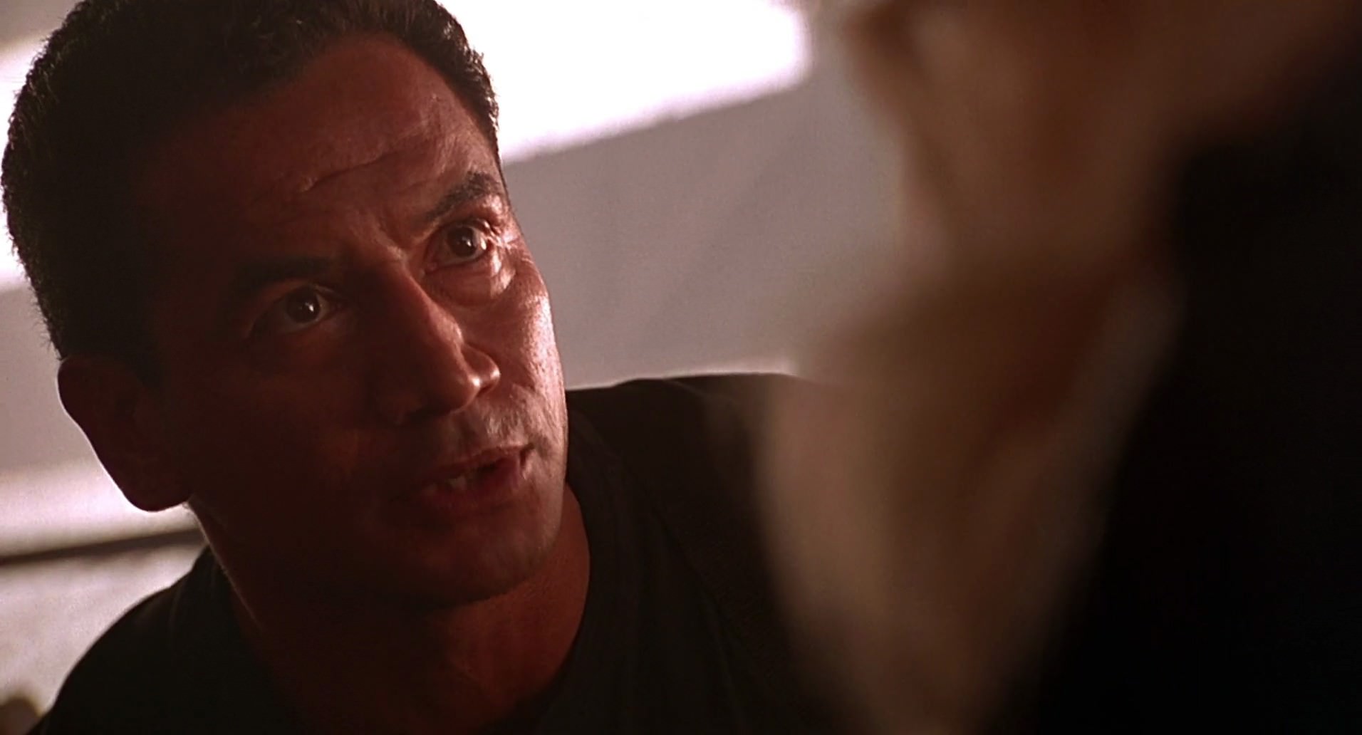 Barb Wire (1996) screencap 8787