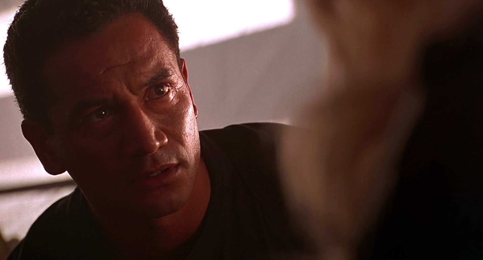 Barb Wire (1996) screencap 8796