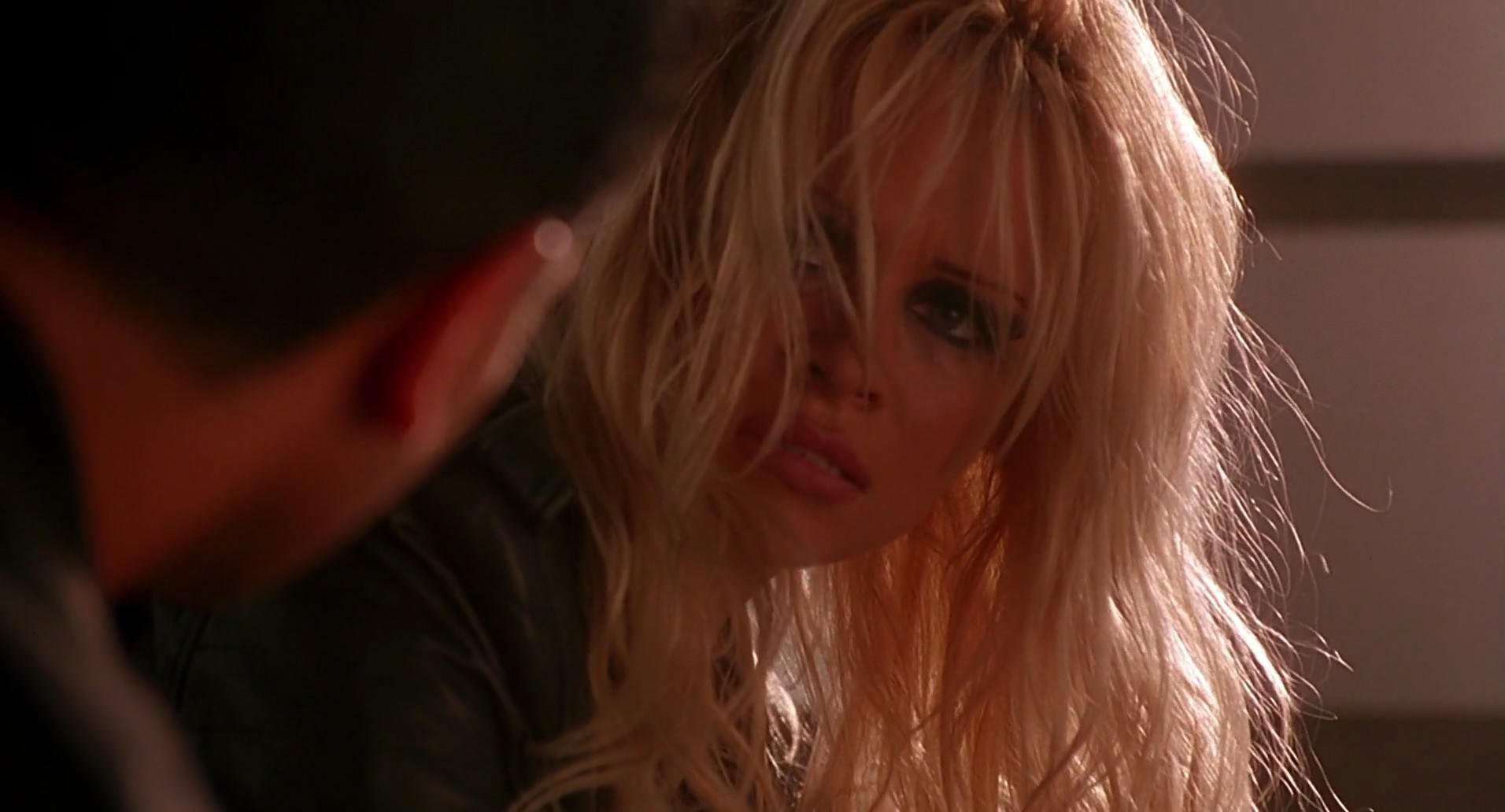 Barb Wire (1996) HD screenshot 8804