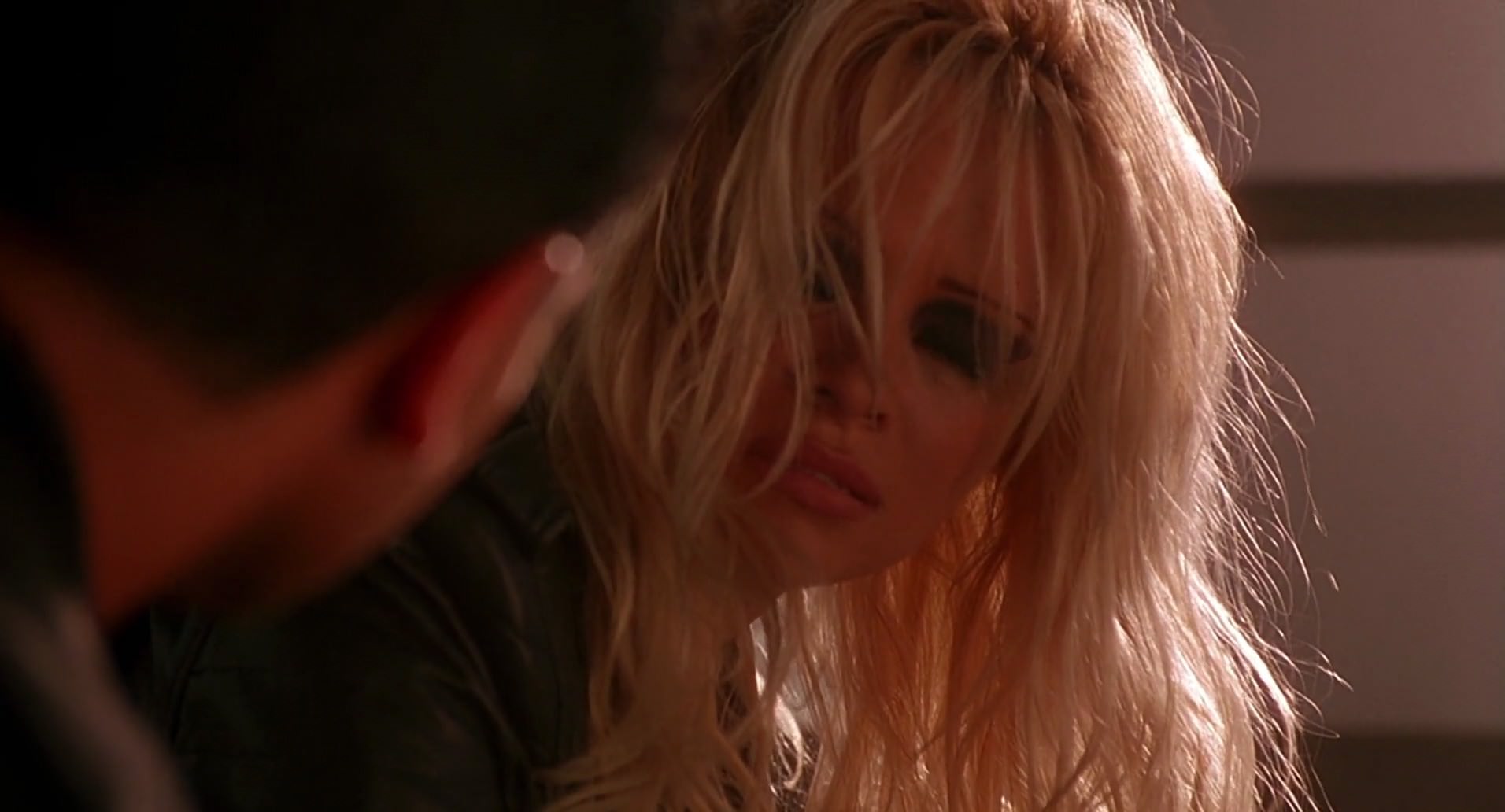 Barb Wire (1996) HD screenshot 8807