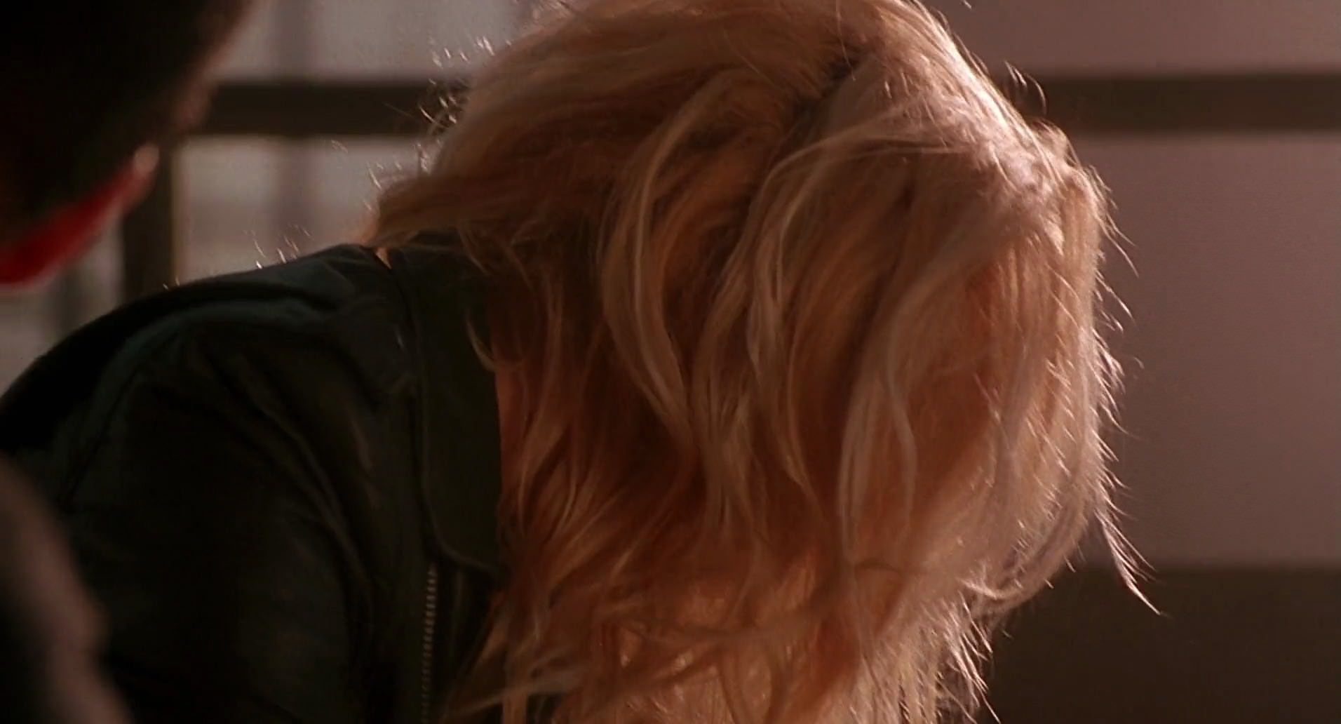 Barb Wire (1996) screencap 8817