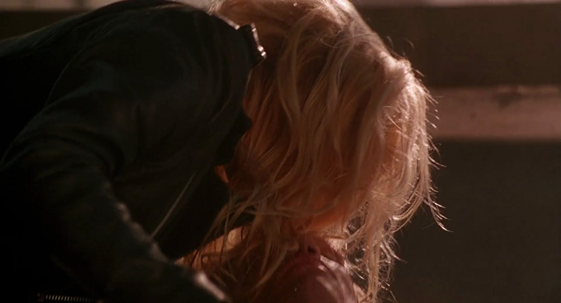 Barb Wire (1996) screencap 8823