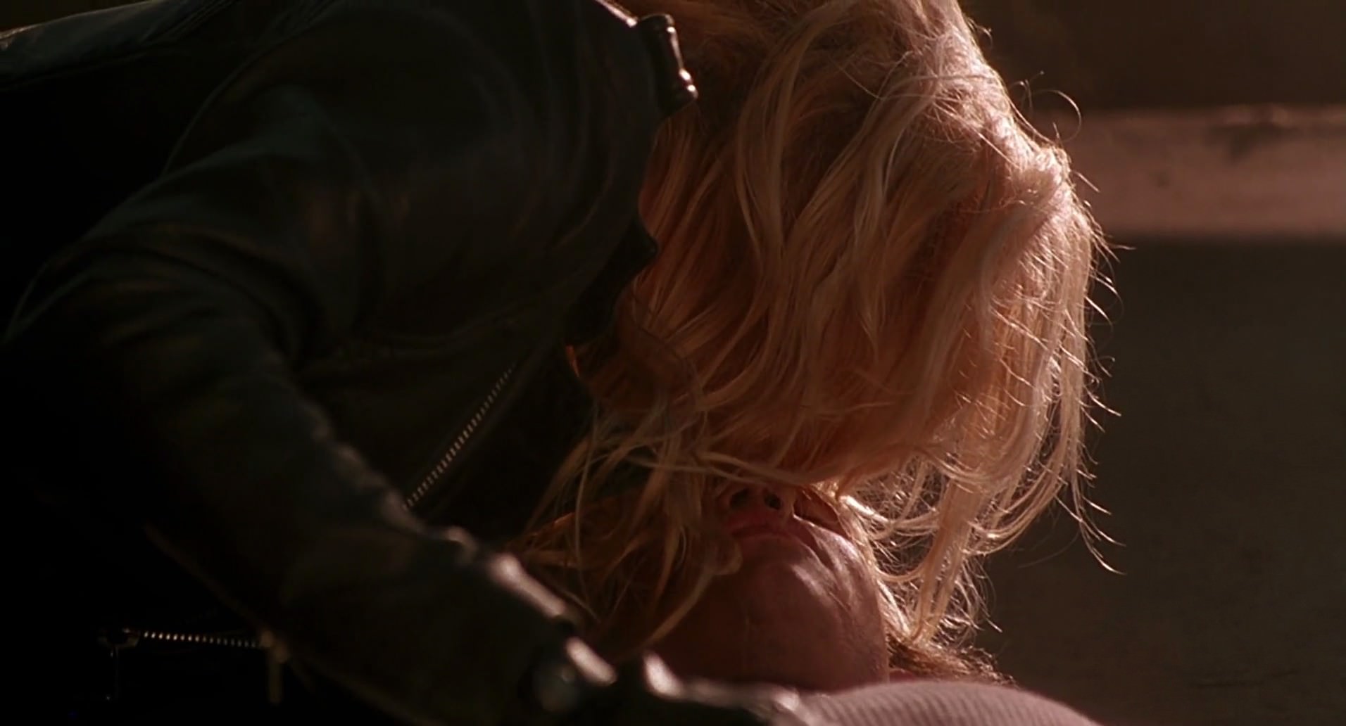 Barb Wire (1996) screencap 8826