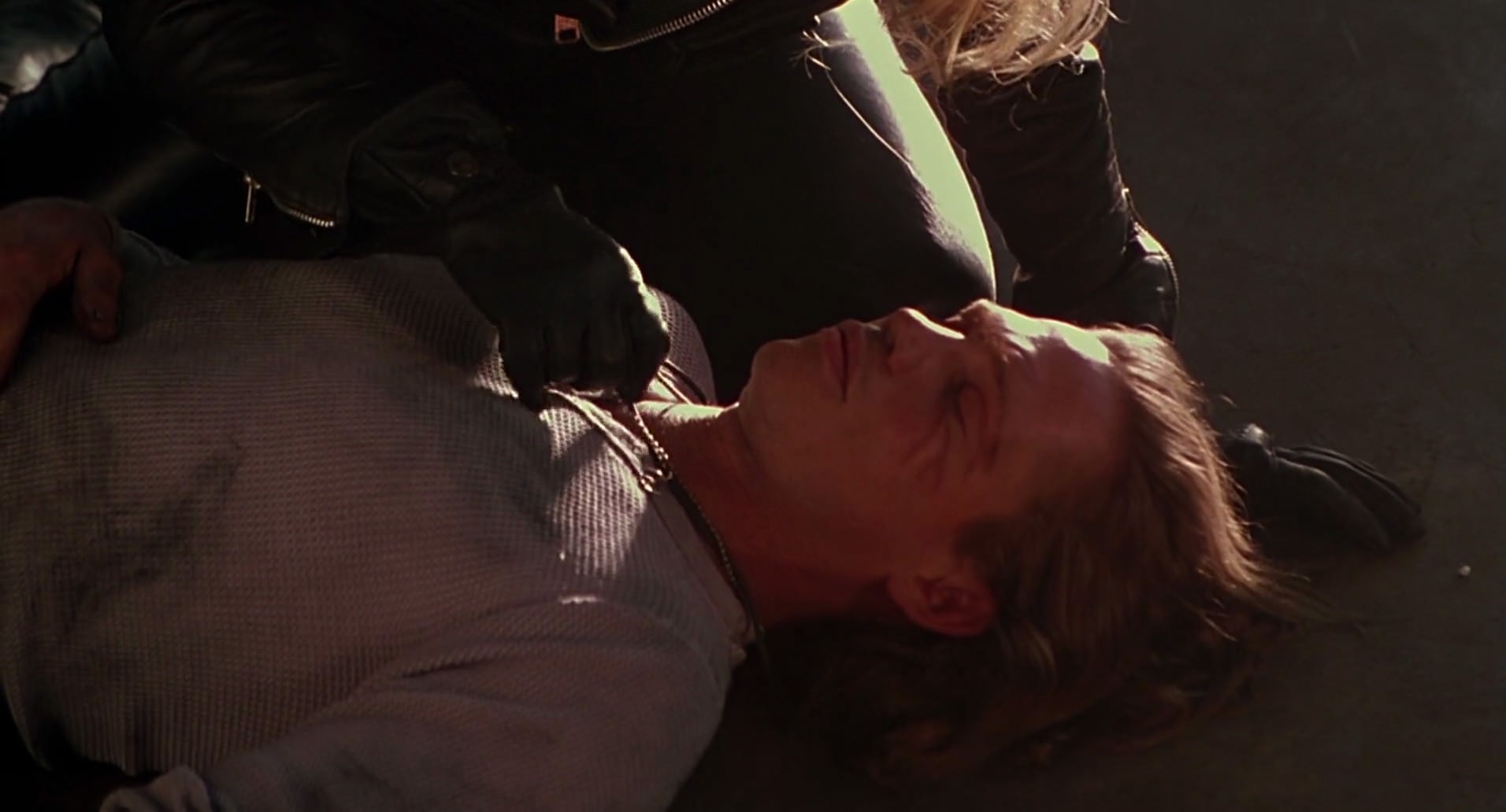 Barb Wire (1996) screencap 8835