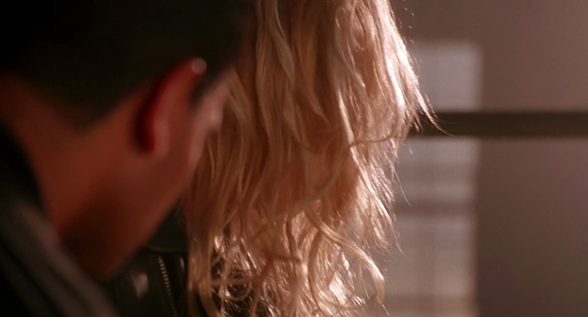 Barb Wire (1996) screencap 8838