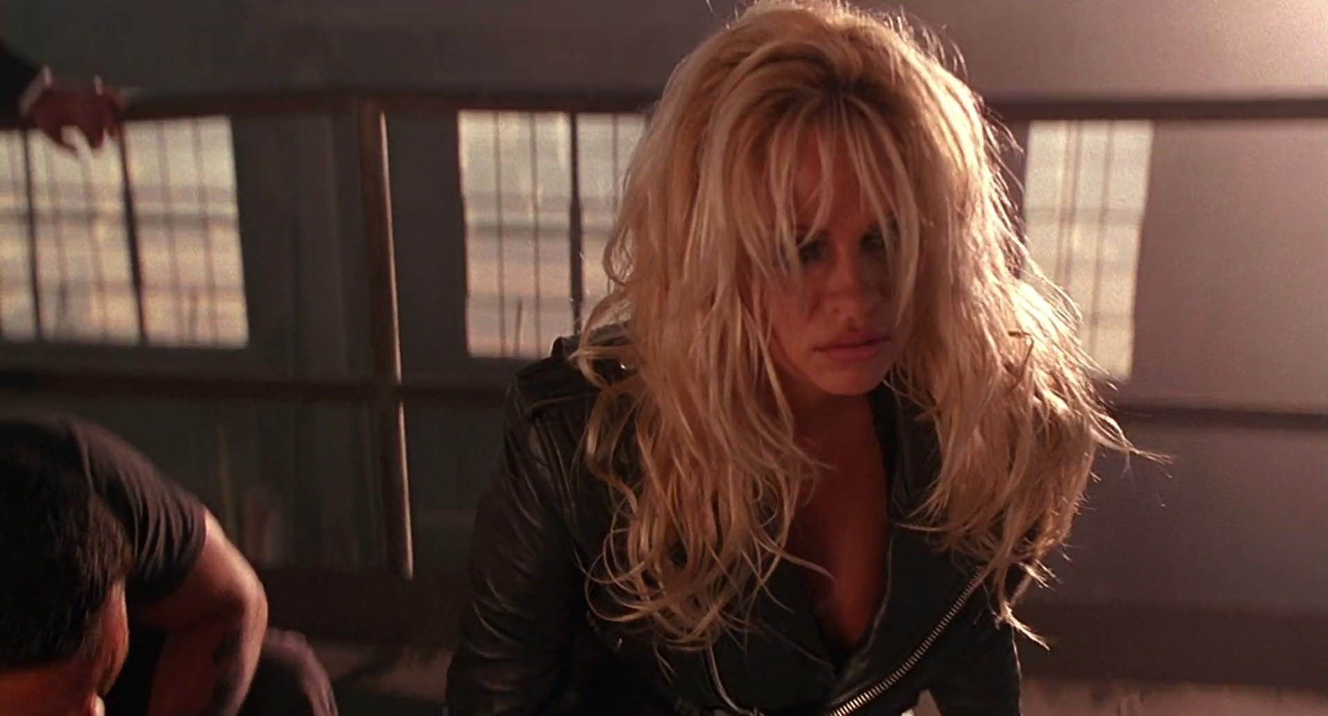 Barb Wire (1996) screencap 8841