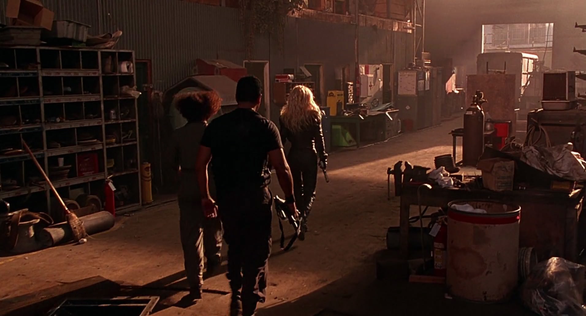 Barb Wire (1996) screencap 8856