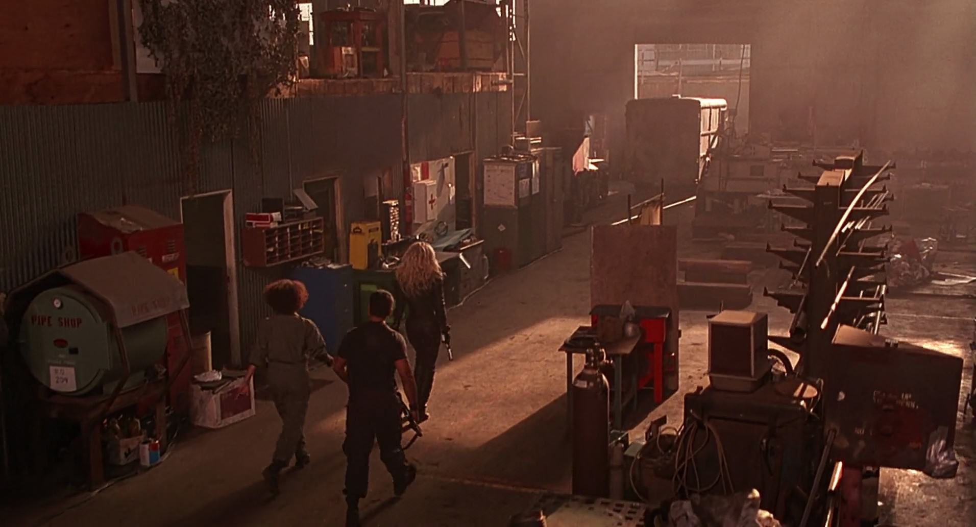 Barb Wire (1996) HD screenshot 8861