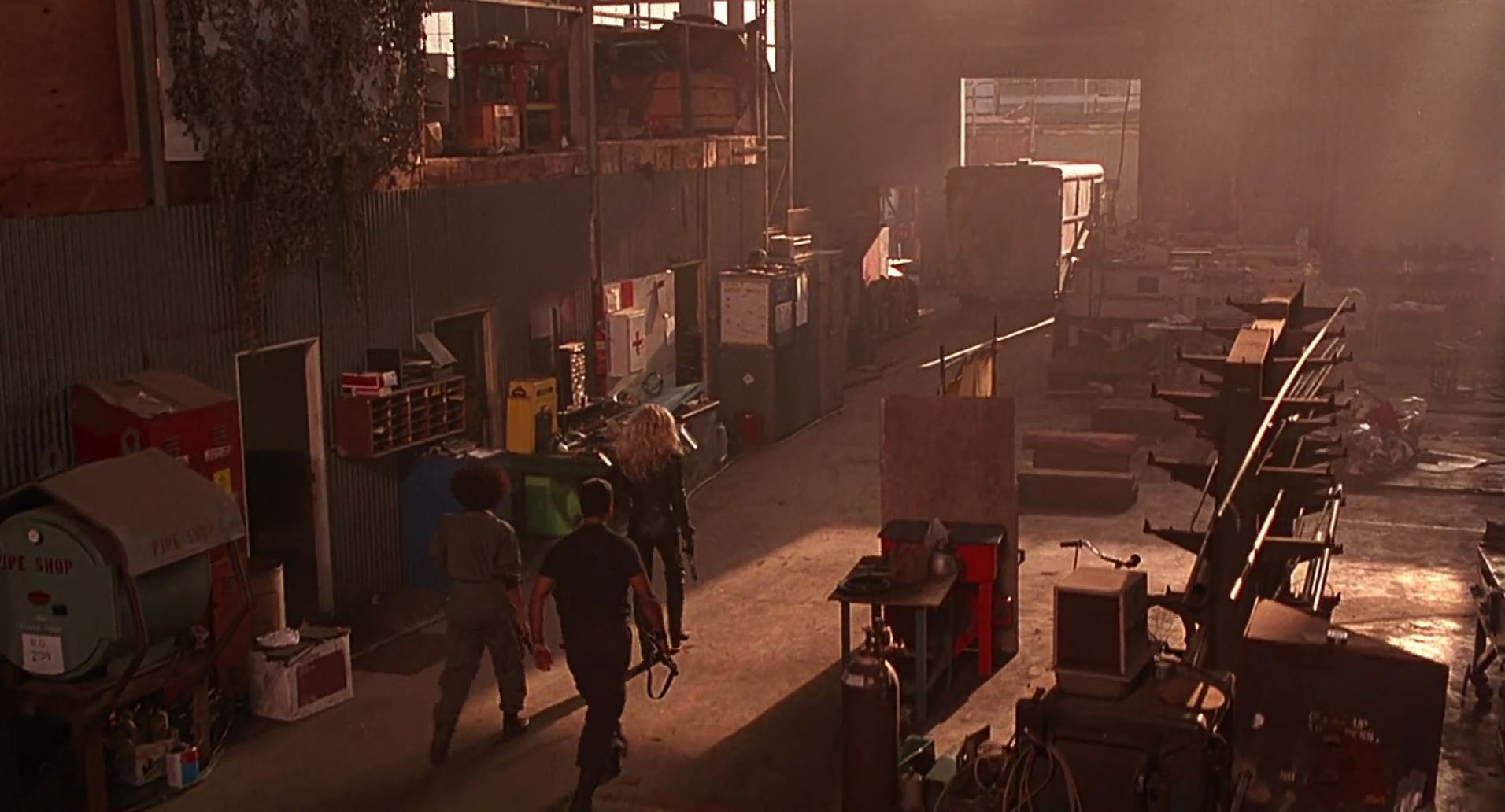 Barb Wire (1996) screencap 8862