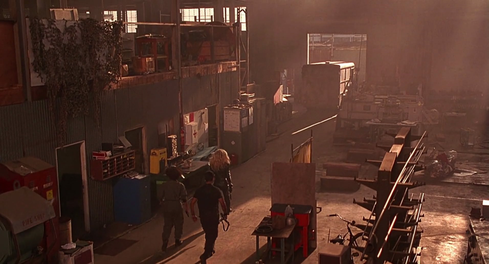 Barb Wire (1996) HD screenshot 8864