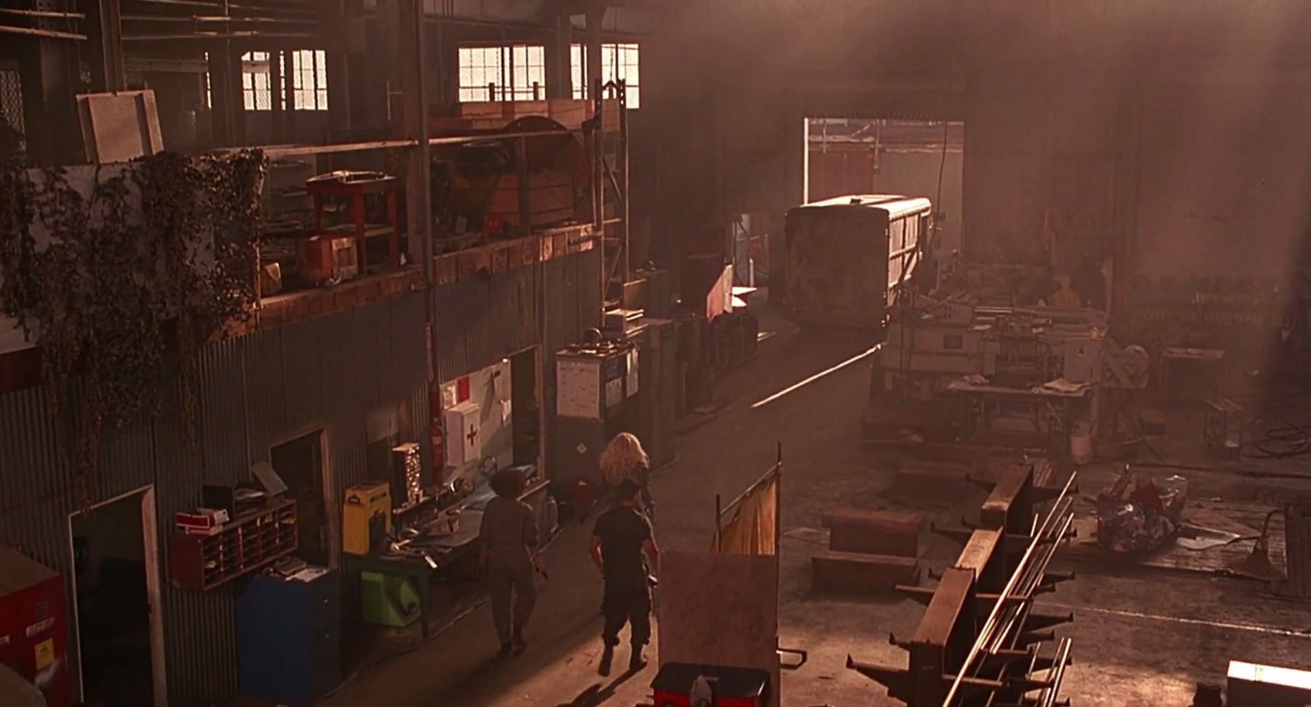 Barb Wire (1996) HD screenshot 8867