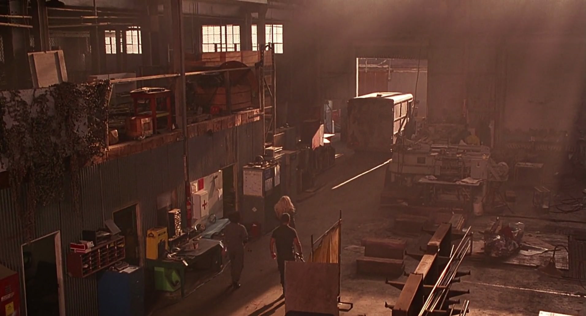 Barb Wire (1996) screencap 8868