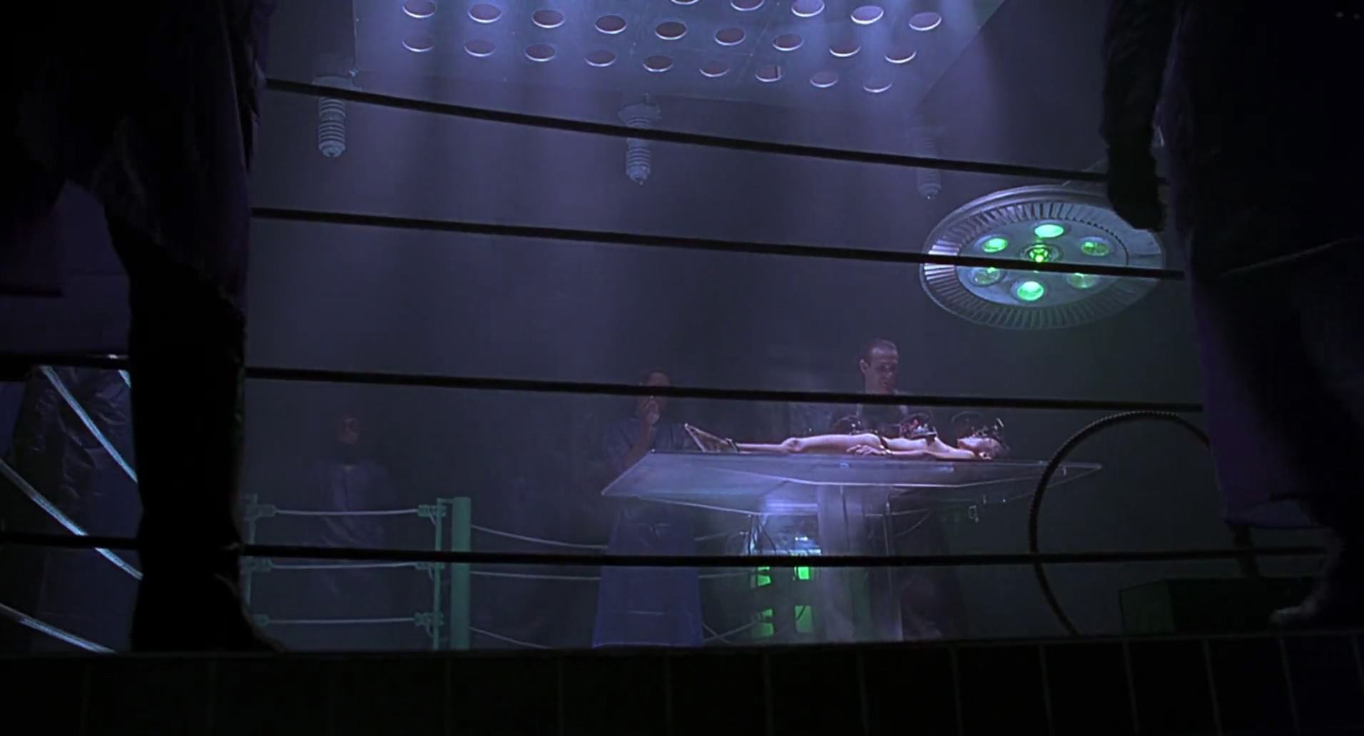 Barb Wire (1996) screencap 888