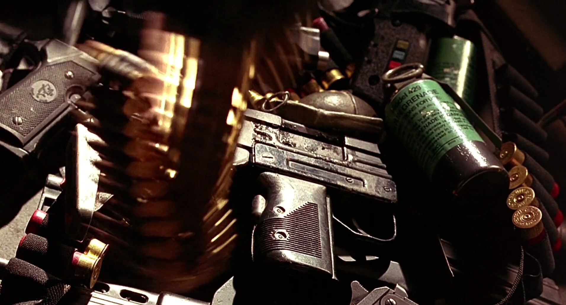 Barb Wire (1996) HD screenshot 8882