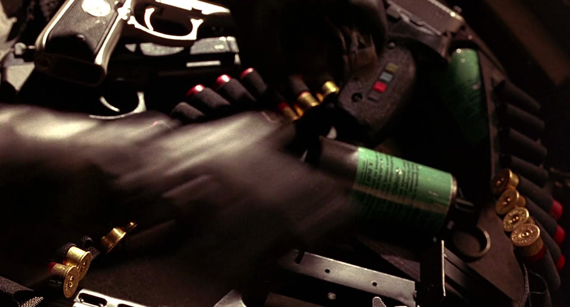 Barb Wire (1996) HD screenshot 8891