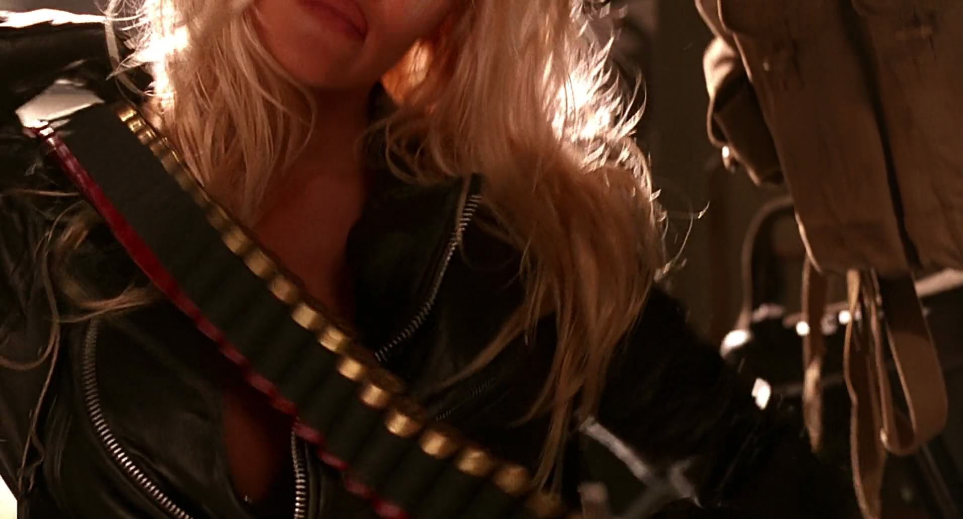 Barb Wire (1996) screencap 8904