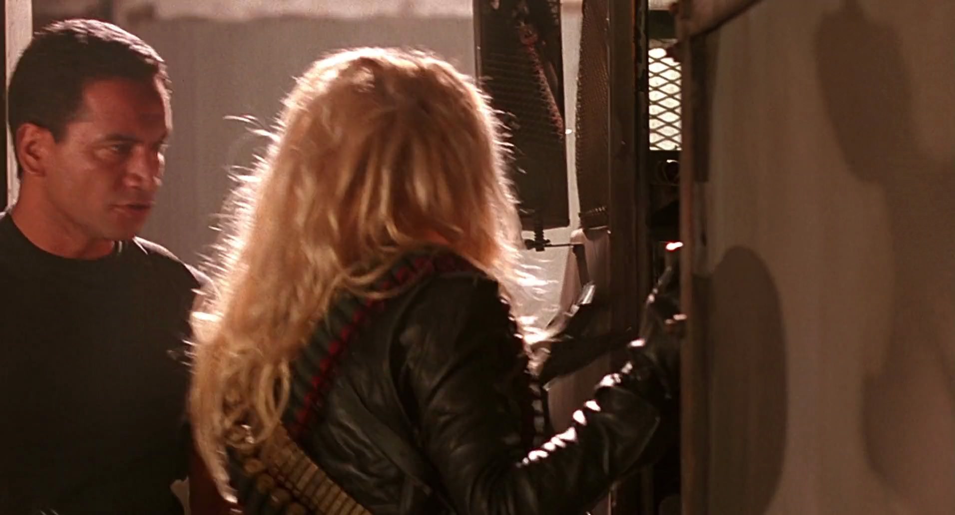 Barb Wire (1996) screencap 8919