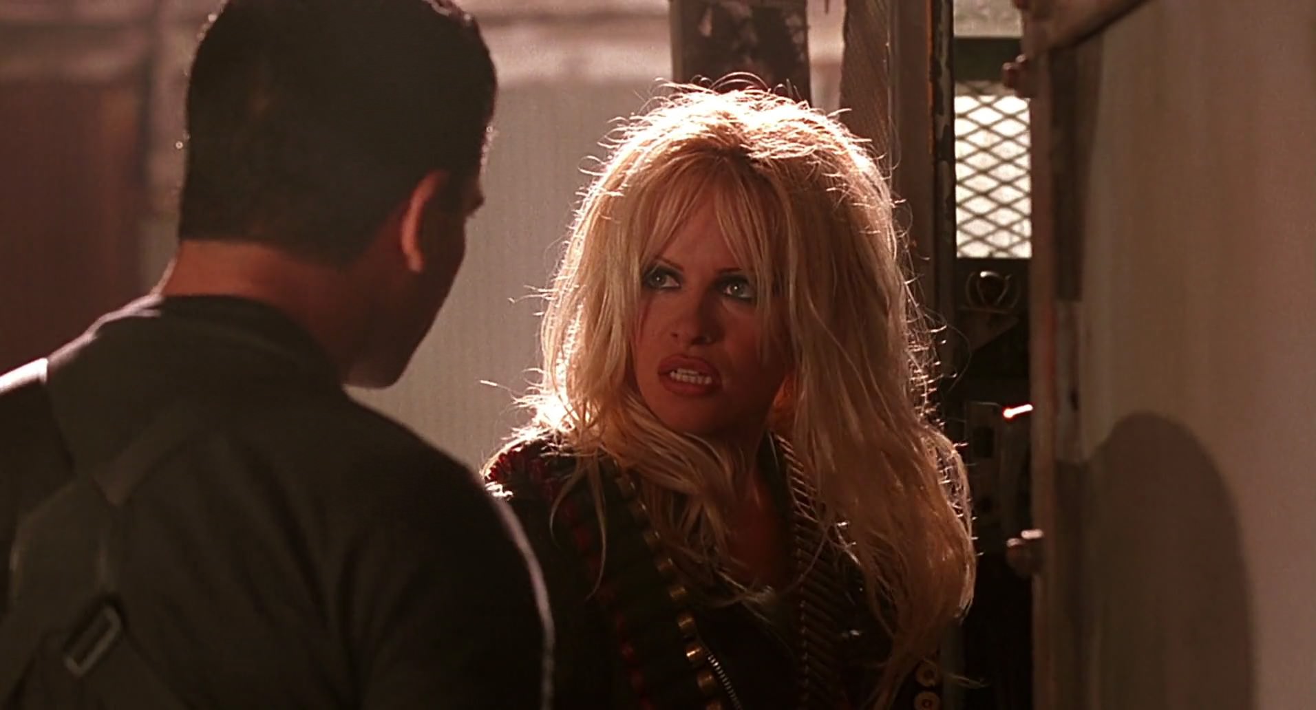 Barb Wire (1996) screencap 8922