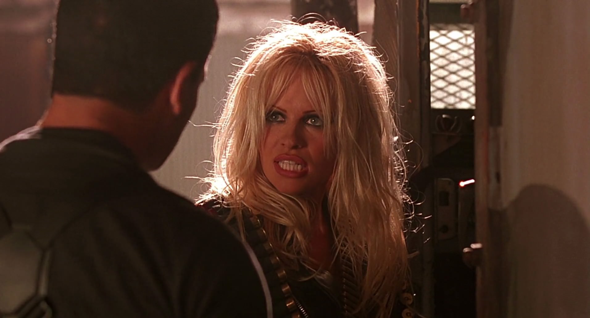 Barb Wire (1996) HD screenshot 8924