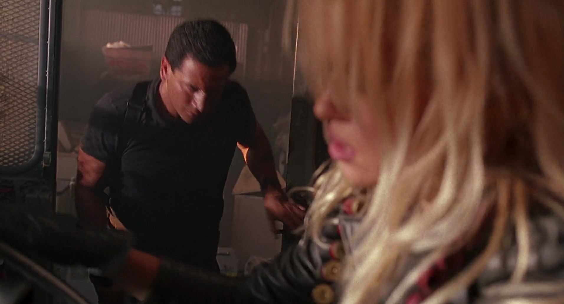Barb Wire (1996) HD screenshot 8942