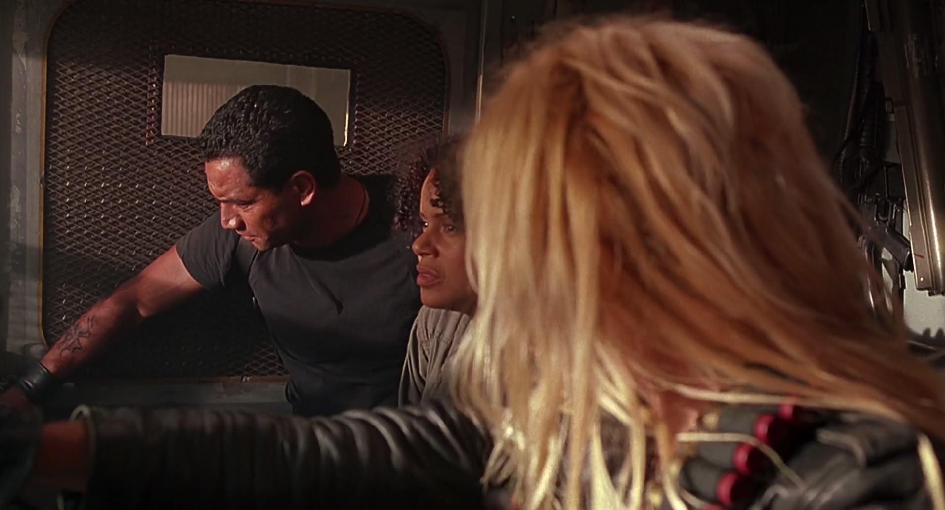 Barb Wire (1996) screencap 8952