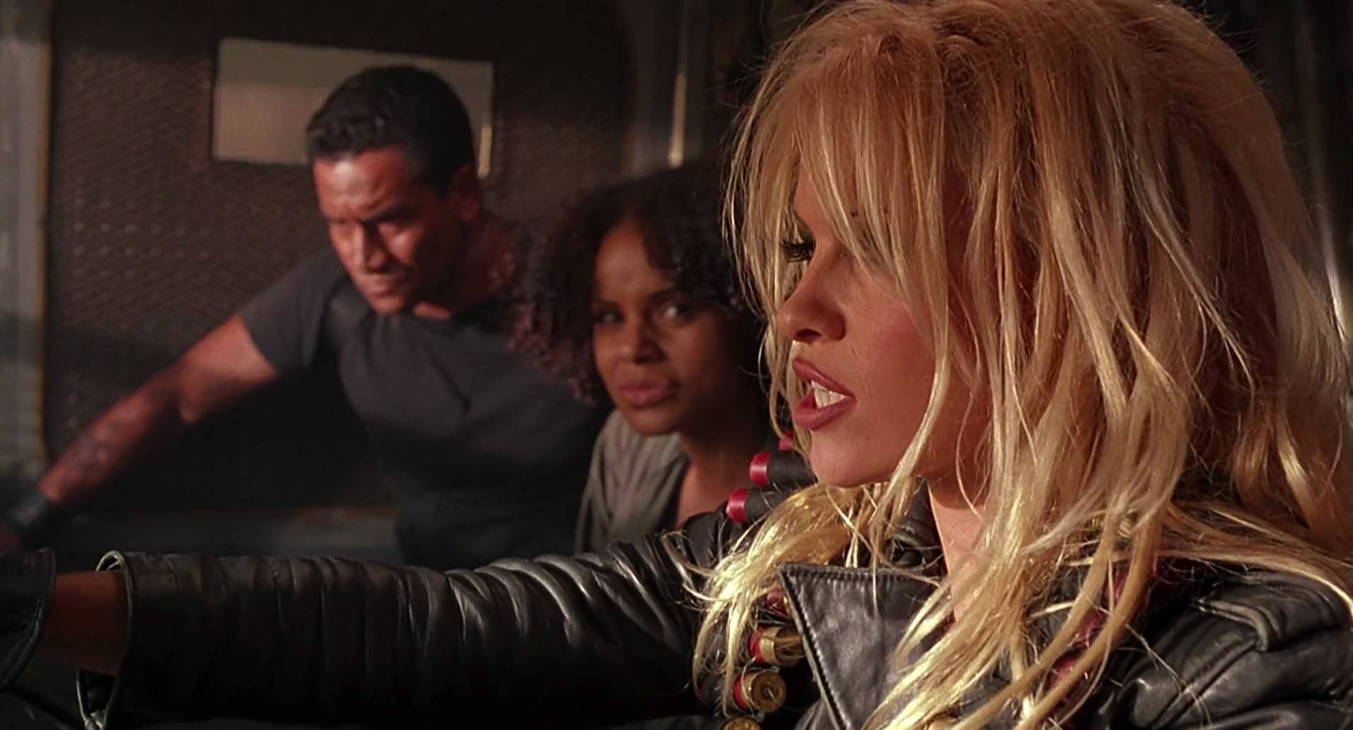 Barb Wire (1996) HD screenshot 8954
