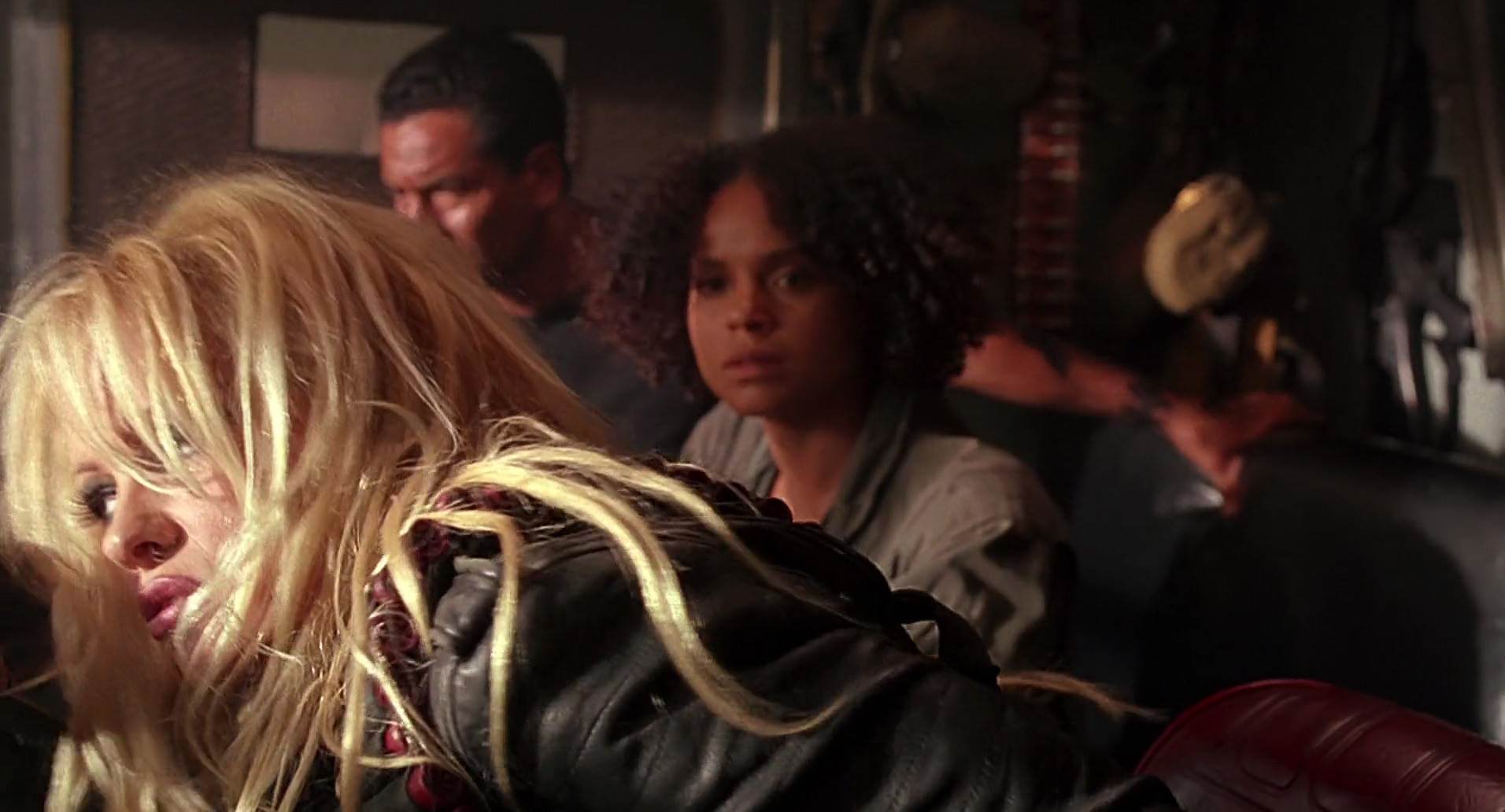 Barb Wire (1996) screencap 8961
