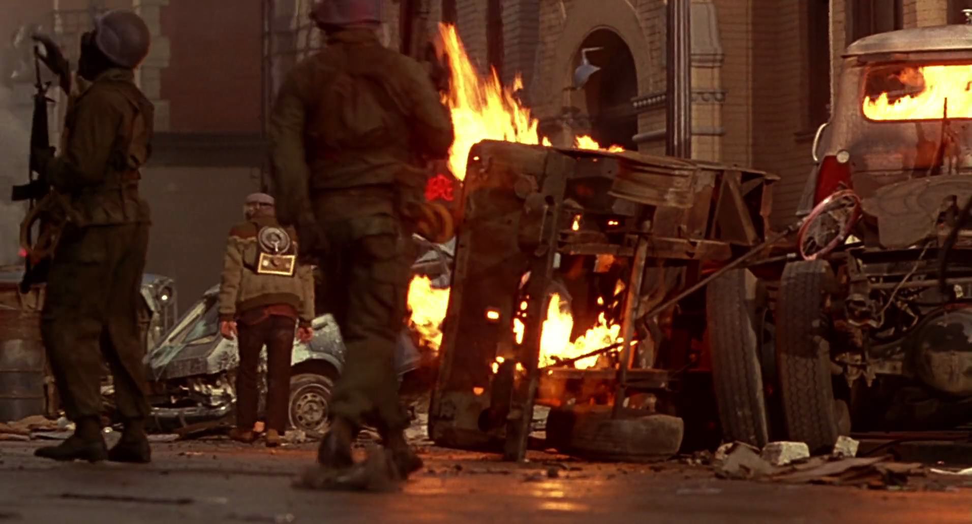 Barb Wire (1996) HD screenshot 8975