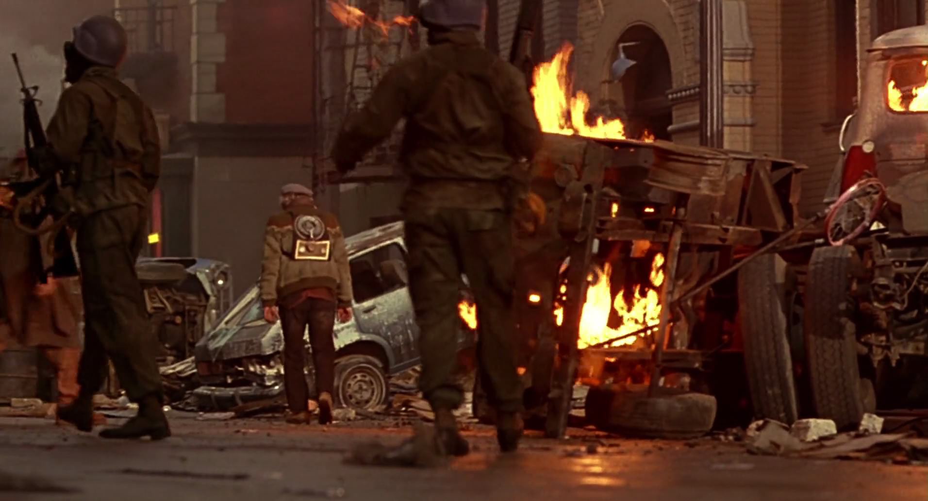 Barb Wire (1996) screencap 8976